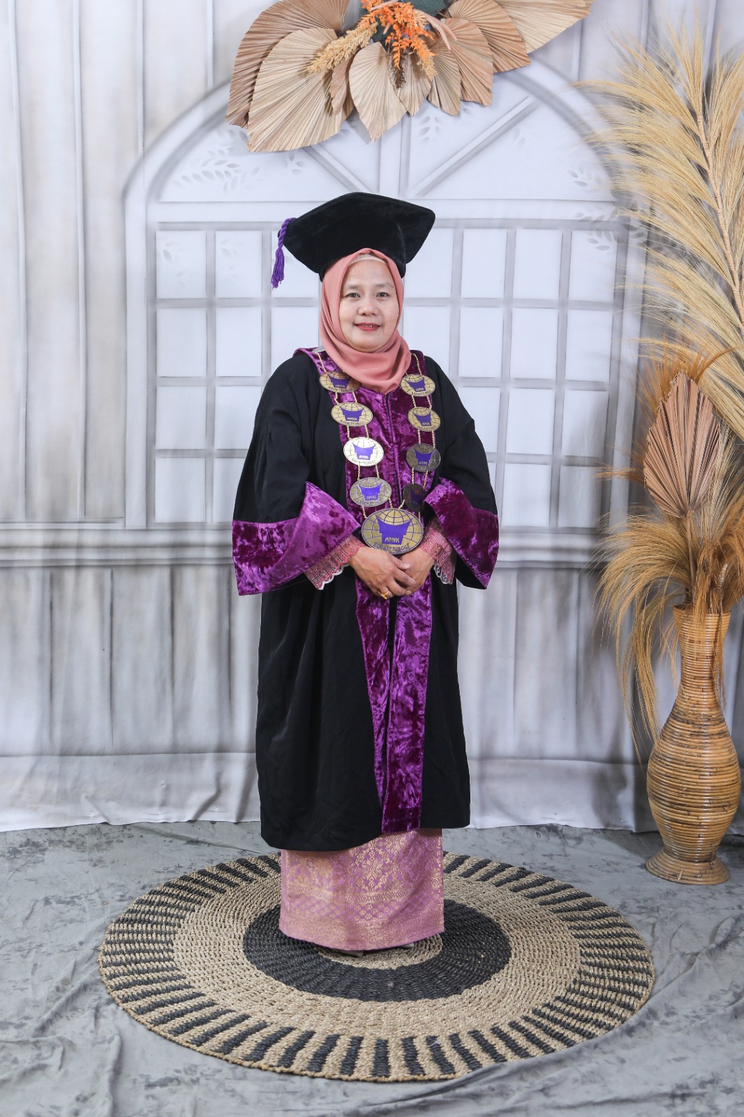Dr. Efmi Maiyana, S.Kom.,M.Kom