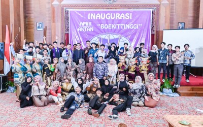 Inaugurasi AMIK-AKTAN “Boekittinggi” Tahun 2025 Berlangsung Meriah dan Sukses